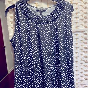 Sleeveless Jones New York top